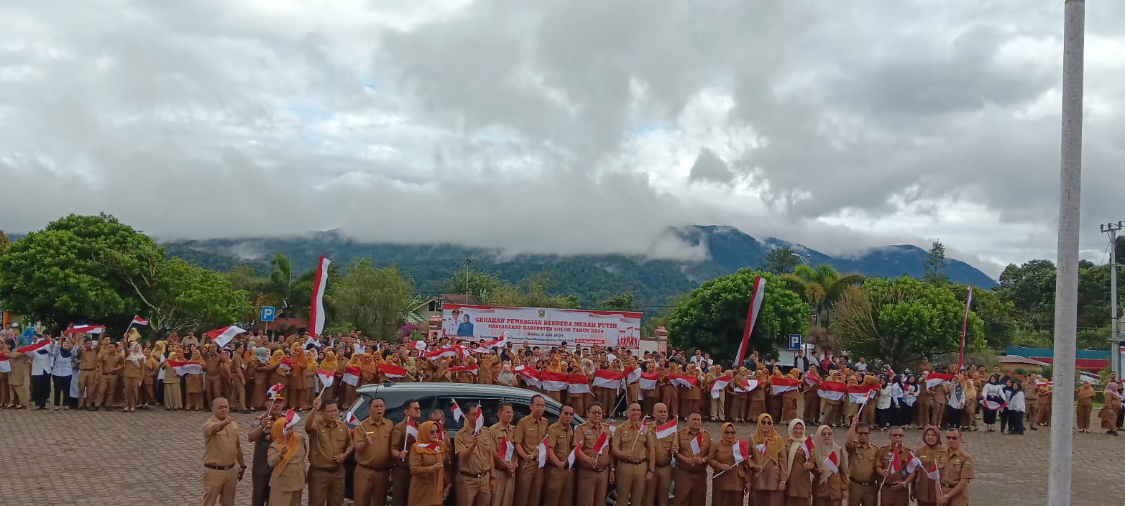 Pembagian_bendera_2024_(15)